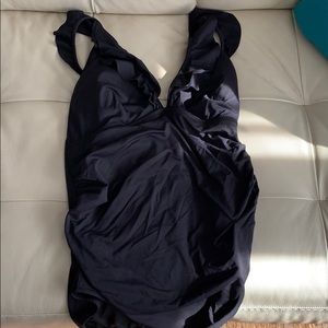 Gap maternity ruffle bathing suit size small